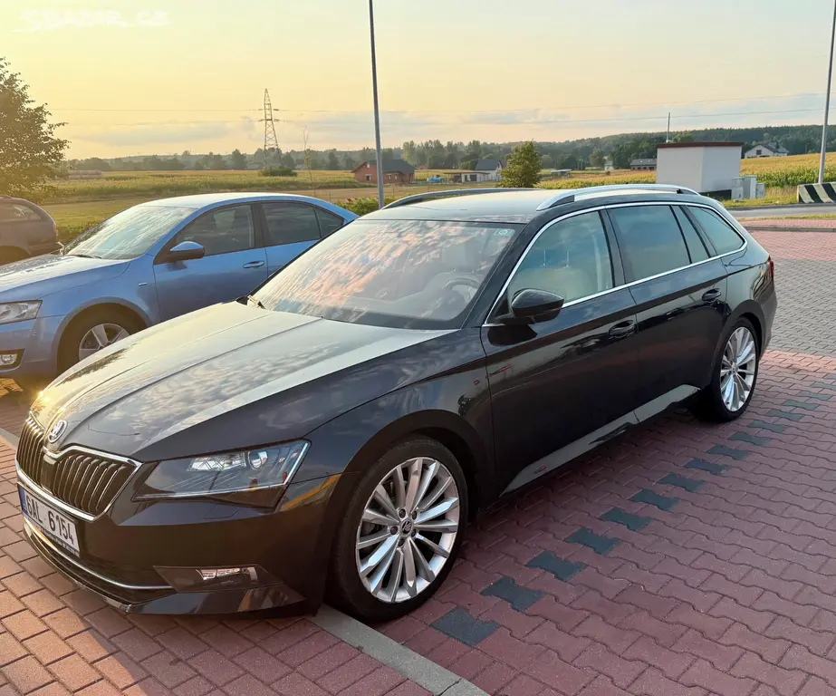 Škoda Superb 2.0 TDI DSG 110 KW - prvni majitel